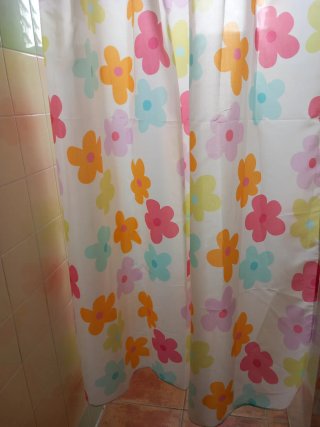 Cortina con estampado de flores