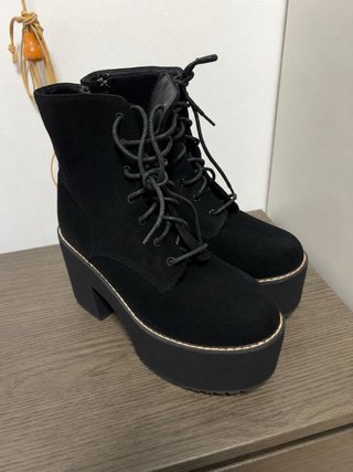 Botines plataforma negros con cordones