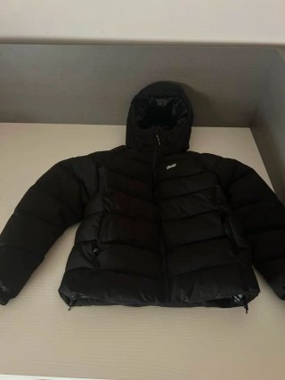 Cazadora acolchada negra Pull&Bear