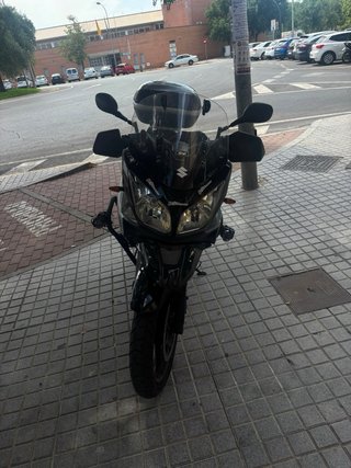 Suzuki V-Strom 650 Adventure Moto
