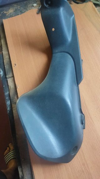 Tapa ram air cbr600f f4i .lado derecho