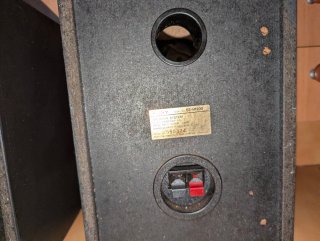 Altavoces Sony SS-H700 y SS-H1200