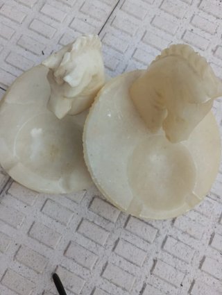 2 Ceniceros de Mármol con Cabeza de Caballo