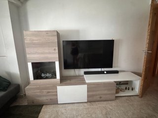 Mueble TV con vitrina y almacenaje