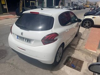 Peugeot 208 5P Signature BlueHDi 73KW (100CV)