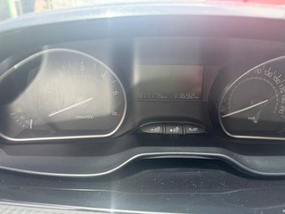Peugeot 208 5P Signature BlueHDi 73KW (100CV)