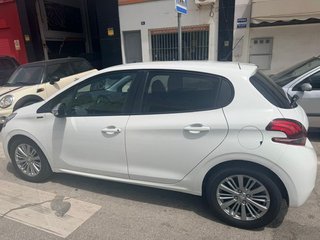Peugeot 208 5P Signature BlueHDi 73KW (100CV)