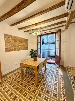 Piso en venta en El Raval en Barcelona