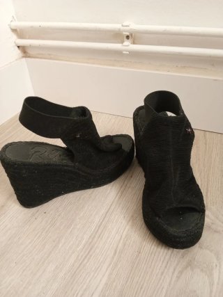 Zapatos de cuña negros
