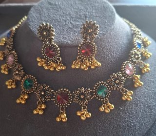 Set elegante collana e orecchini multicolor