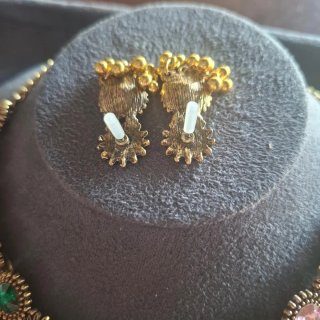 Set elegante collana e orecchini multicolor