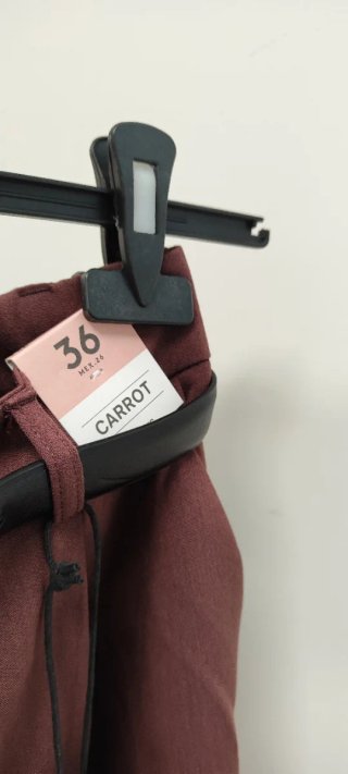 Pantalón Carrot Lefties, burdeos oscuro Talla S