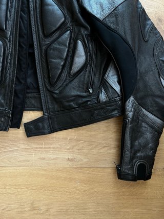 Chaqueta de moto cuero negra