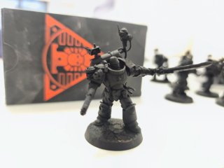 Kill Team Deathwatch, dados y cartas