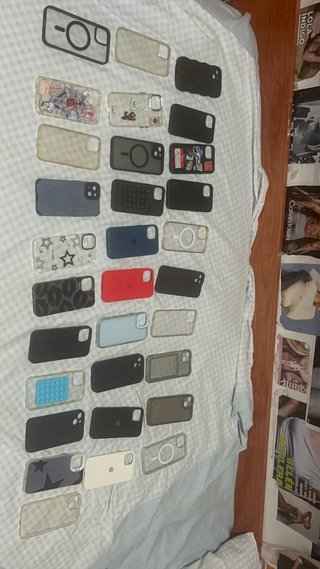 iPhone 13 Blanco 128GB +31 fundas