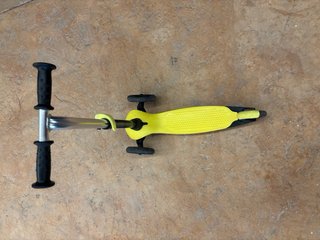 Patinete 3 Ruedas Infantil Amarillo, marca oxelo