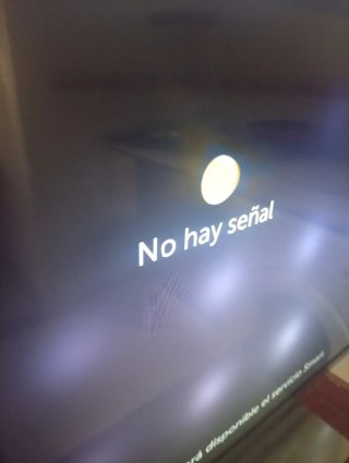 Televisor LG 42" para reparar y mueble de madera