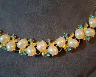 Set gioielli lusso perle e cristalli