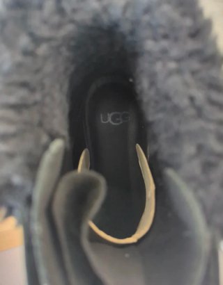 Stivaletti Ugg neri con zip