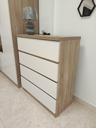Cómoda 4 cajones madera y blanco