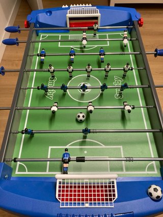 Futbolín de plástico para niños