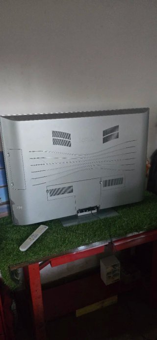 Televisor Loewe Plata y Negro