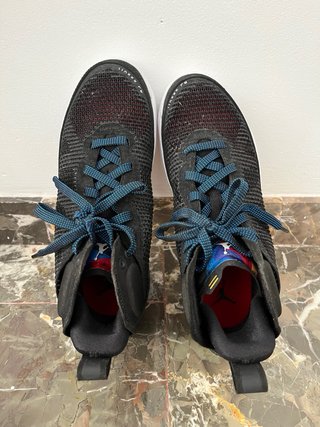 Zapatillas Jordan Talla 38.5 Negras y Azules.