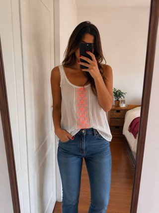 Camisa Hollister blanca con bordado naranja Talla