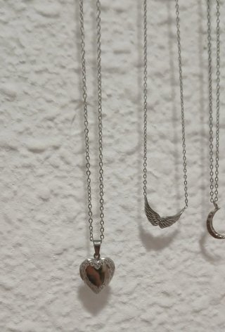 Collar Plateado de Corazón Inoxidable para Fotos