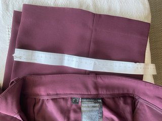 Pantalón de vestir burdeos T.46
