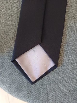 Corbata azul marino sin estrenar