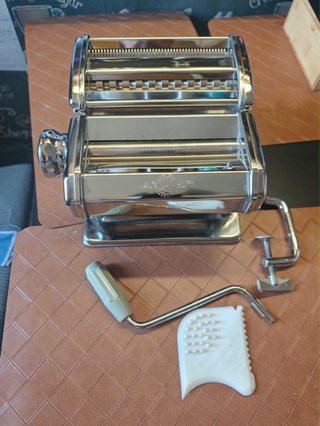 Macchina per pasta Atlas 150 con accessori