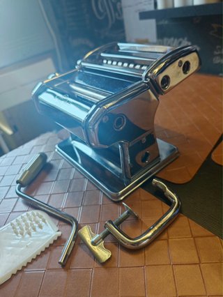 Macchina per pasta Atlas 150 con accessori