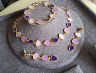 Set gioielli smaltati oro e viola
