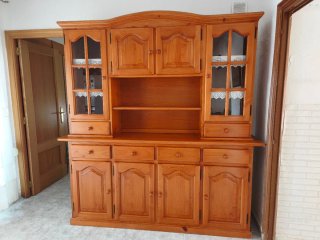 Conjunto mesa pino, 6 sillas y aparador y TV