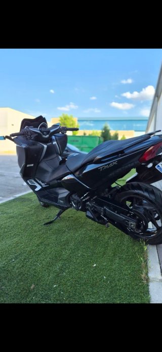 Vendo yamaha tmax 530 sx año 2019