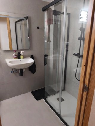 SÓLO QUEDAN 2 HABITACIONES, SÓLO CHICAS.