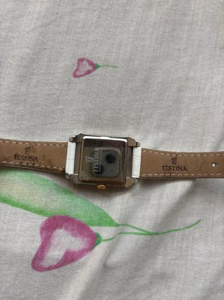 Reloj Festina Quartz Blanco y Dorado