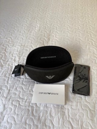 Funda gafas Emporio Armani negra