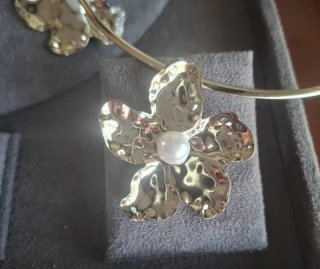 Set collana e orecchini fiore perla oro
