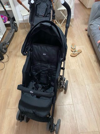 Carrito de bebé negro