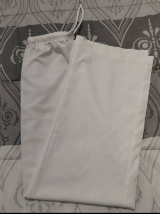 Pantalón estilo lino blanco
