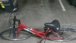 Bicicleta de paseo roja