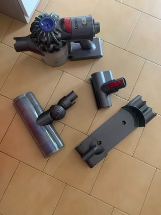 Corpo motore Dyson con accessori