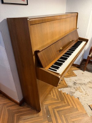 Piano Petrof 1975