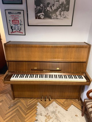 Piano Petrof 1975