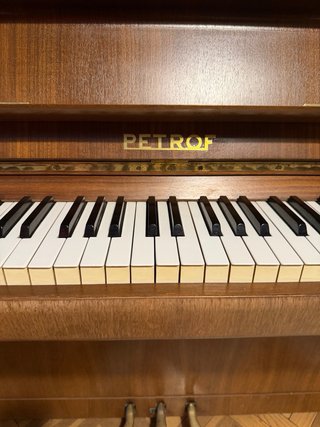 Piano Petrof 1975