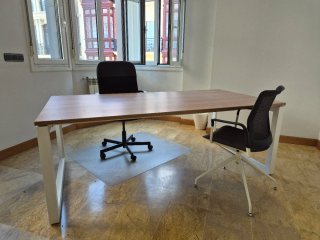 Mesa de despacho moderna madera y metal