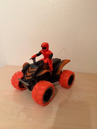 Coche teledirigido con piloto