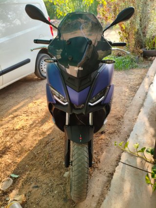 Aprilia SR GT 125 Maxi Scooter Azul/Plata